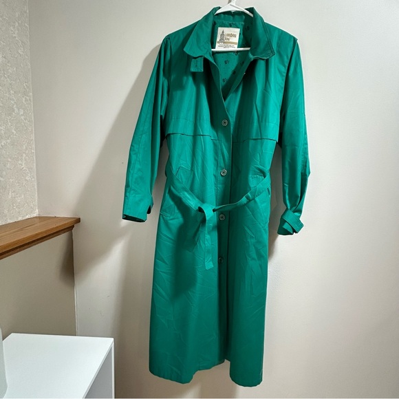 London Fog Jackets & Blazers - London Fog Vintage Green Women’s Trench Coat Size 14